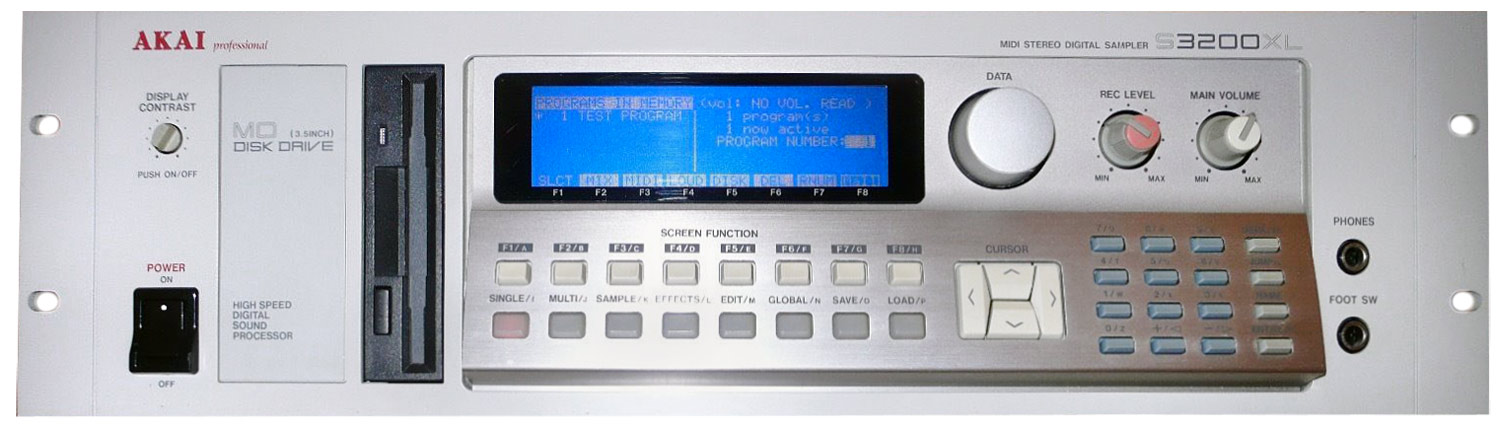 Akai S3200XL